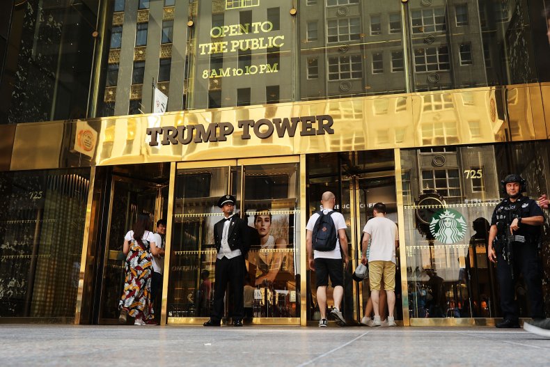 Nearly 400,000 Sign Petition to Name Street Outside Trump Tower Obama Ave