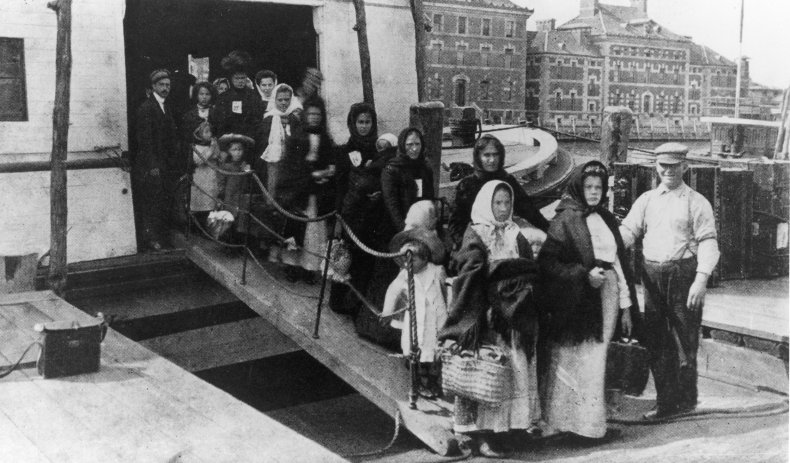 Immigrants Ellis Island