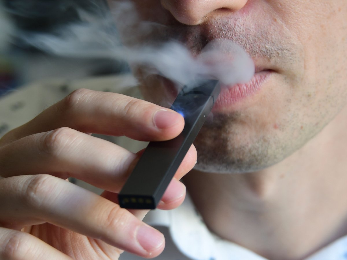 Vaping May Be Linked to One Death, 193 Lung Injuries, CDC Reports
