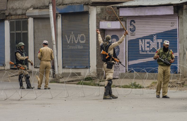 india pakistan kashmir lockdown