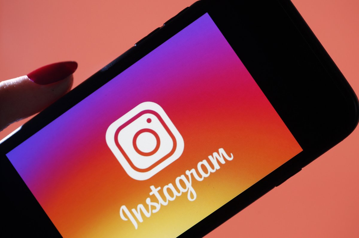 Is instagram down users report errors
