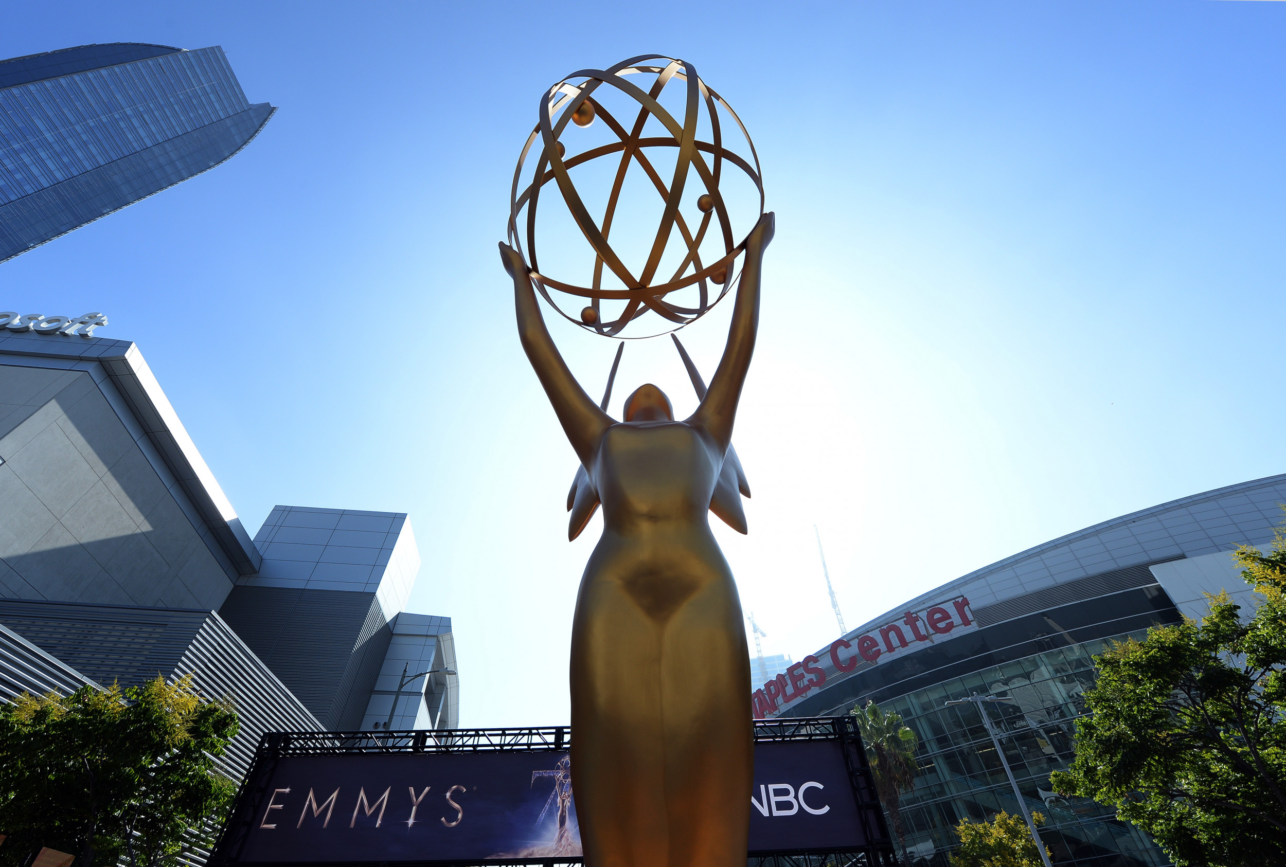 Who's Hosting the 2019 Emmys? Presenters, Nominees and More Award Show ...