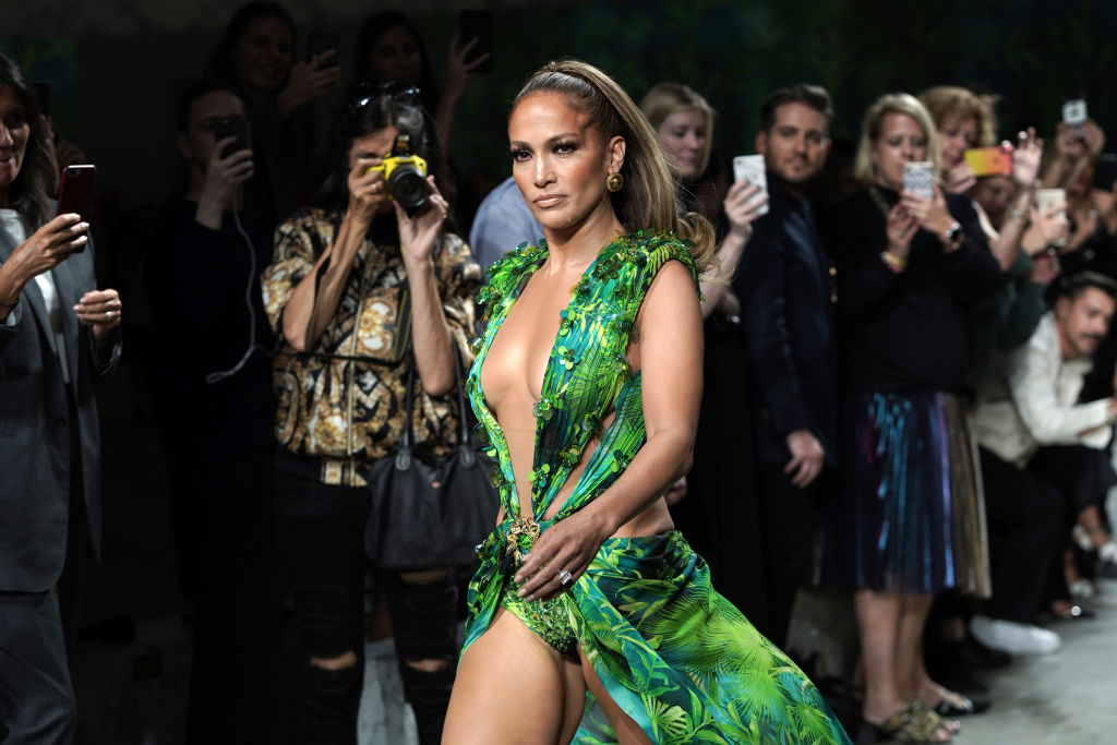 J.Los Versace dress returns for her SNL monologue — Quartz