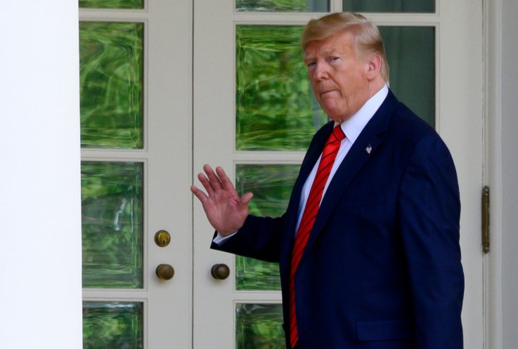 President Donald Trump Donald Trump Mixes Up Hyphens and Apostrophes, Twitter Responds: 'One of the Dumbest Tweets I Have Ever Read'
