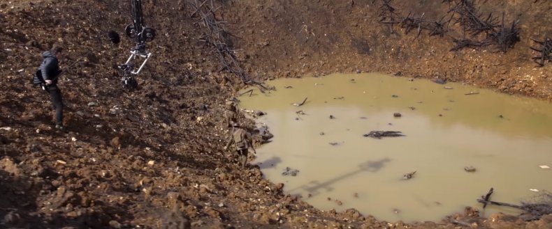 1917-sam-mendes-bomb-crater