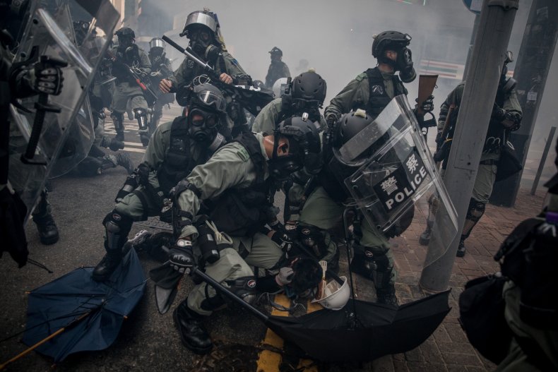 police, shoot, hong kong, protester, China