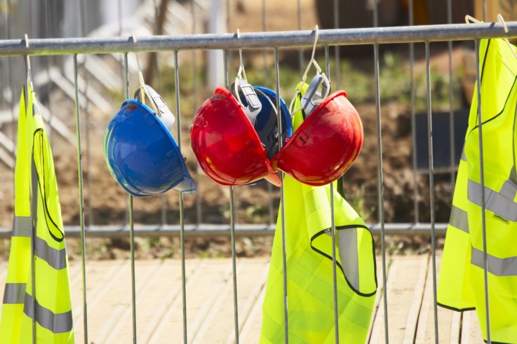 High-vis Jackets Man Gets First-degree Burns From High-vis Jacket in First-ever Case of Its Kind