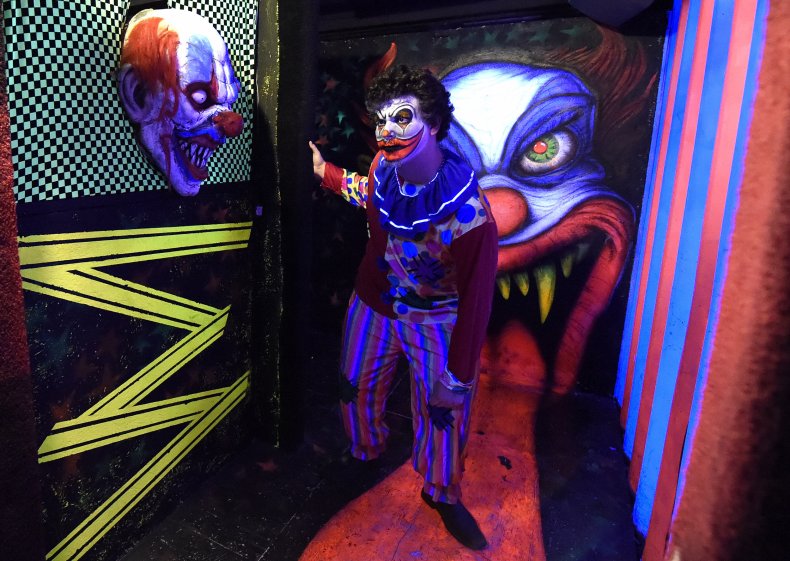 clown costume halloween