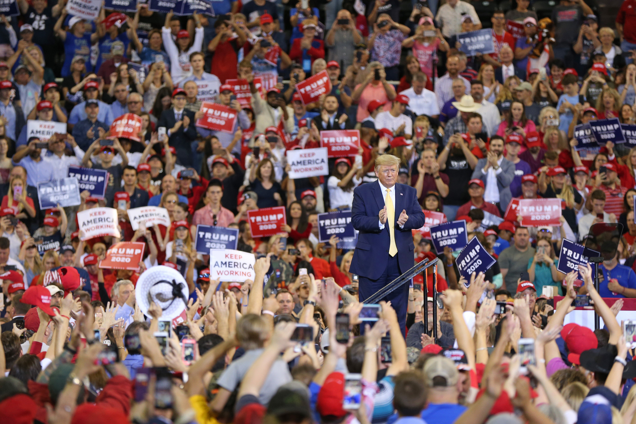 Donald Trump rally Oath Keepers Antifa Police - Newsweek