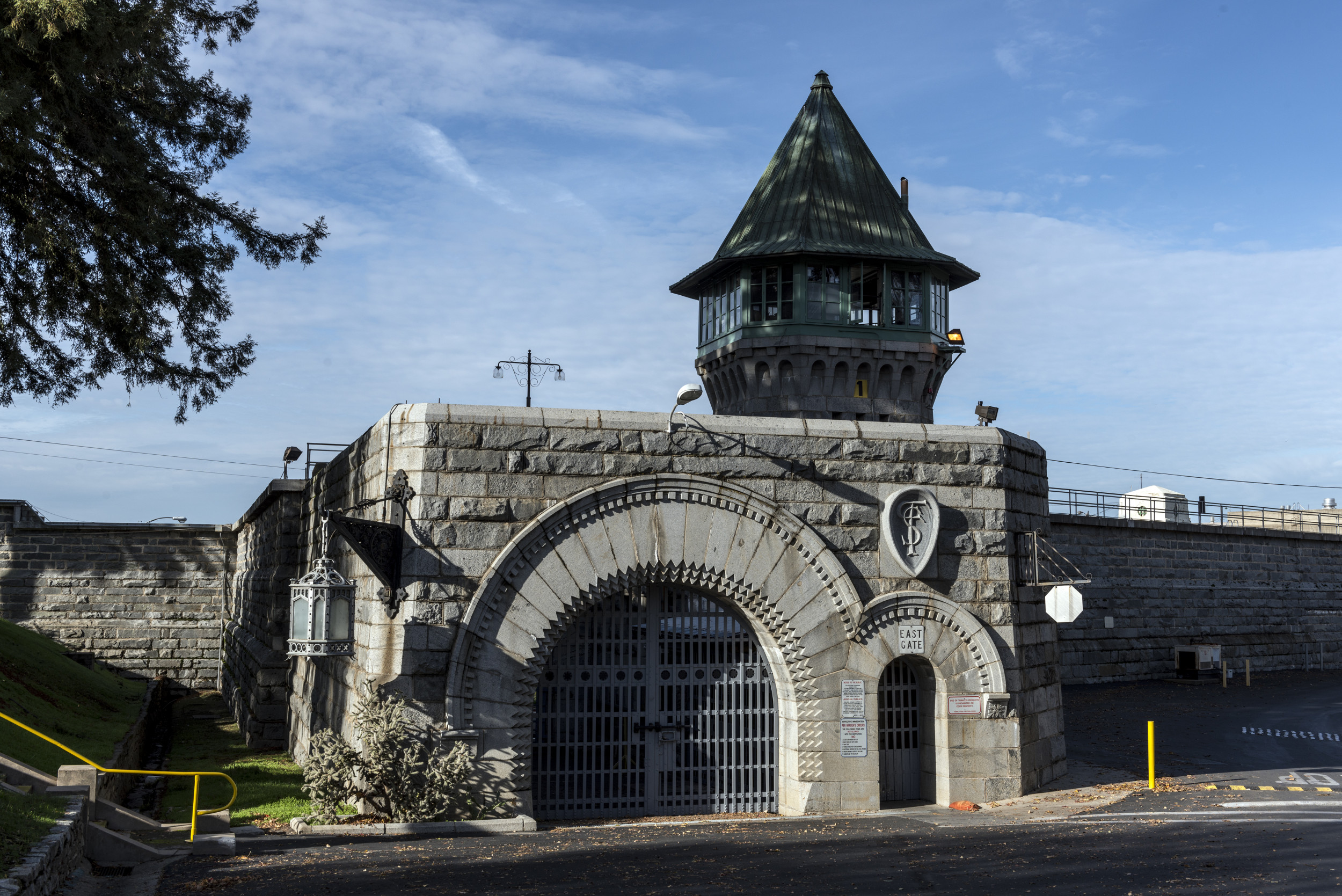 State prison. Folsom Prison тюрьма. Folsom State Prison. Фолсом Калифорния США тюрьма. Folsom Prison NOLIMIT City.