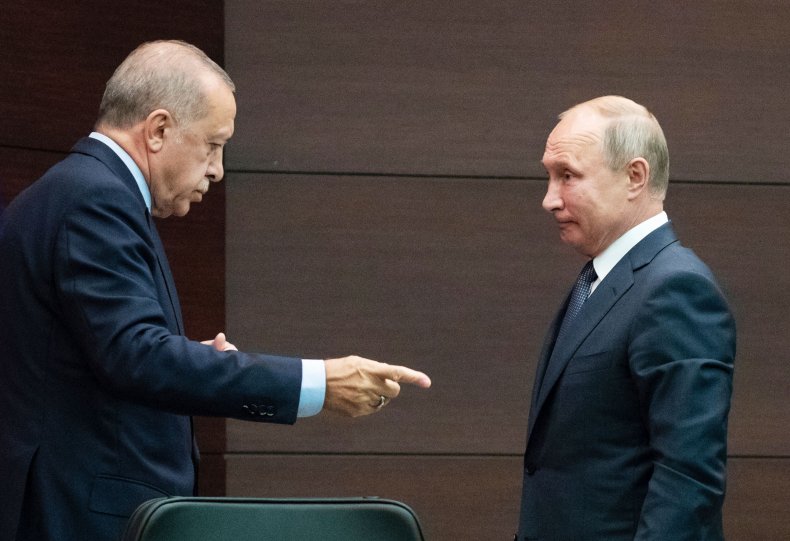 Turkish President Recep Tayyip Erdogan (L) and Russian President Vladimir Putin