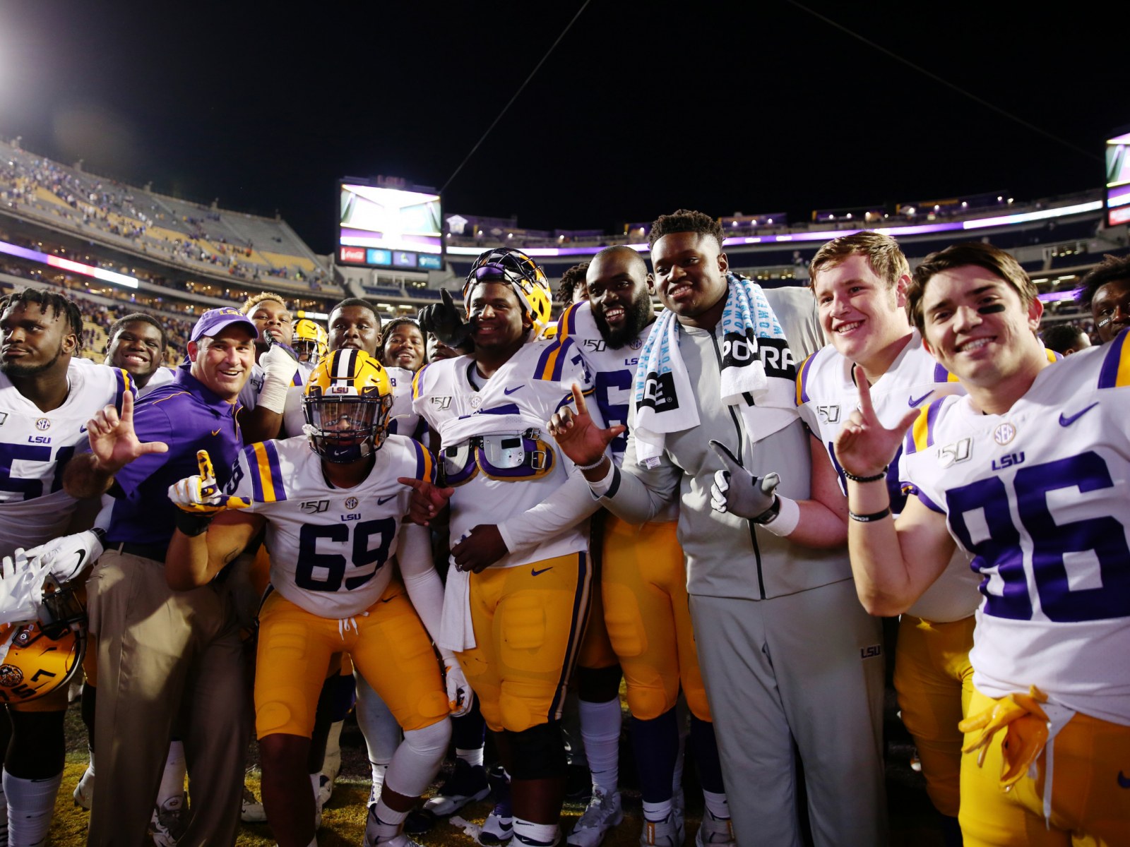 College Football Schedule 2019 Where To Watch Lsu Vs Mississippi
