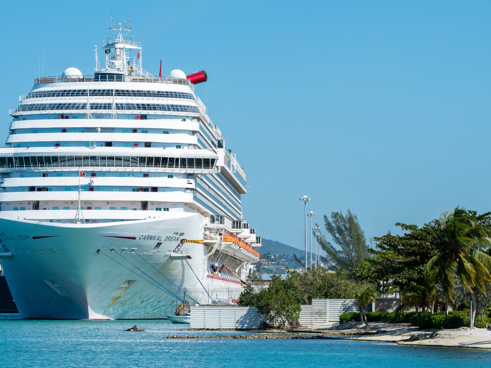 26 Year Old Man Falls Off Cruise Ship Into The Gulf Of Mexico Coast Guard Search Underway