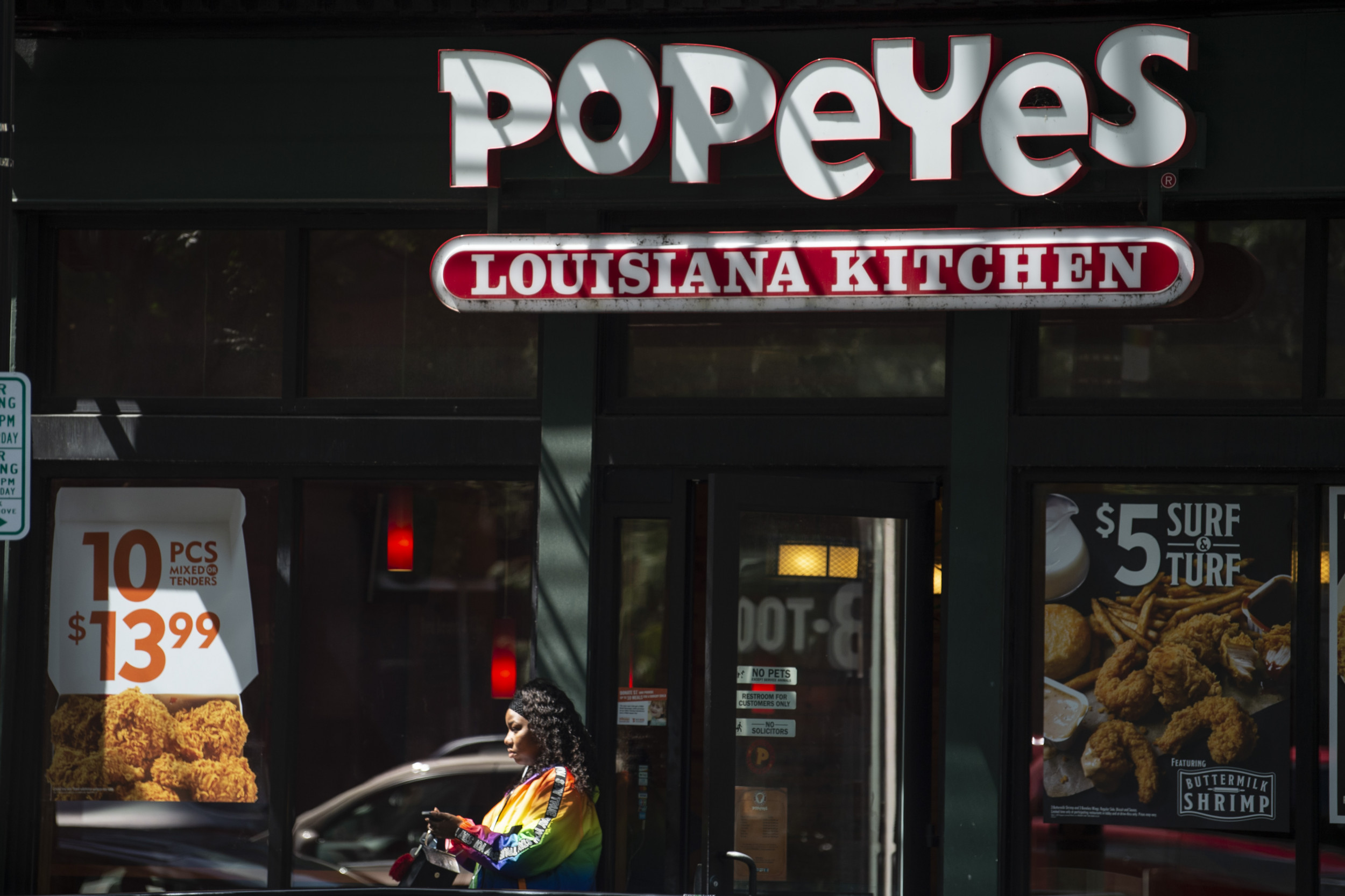 This Beloved Popeyes Chicken Sandwich Is Back on the Menu for Good