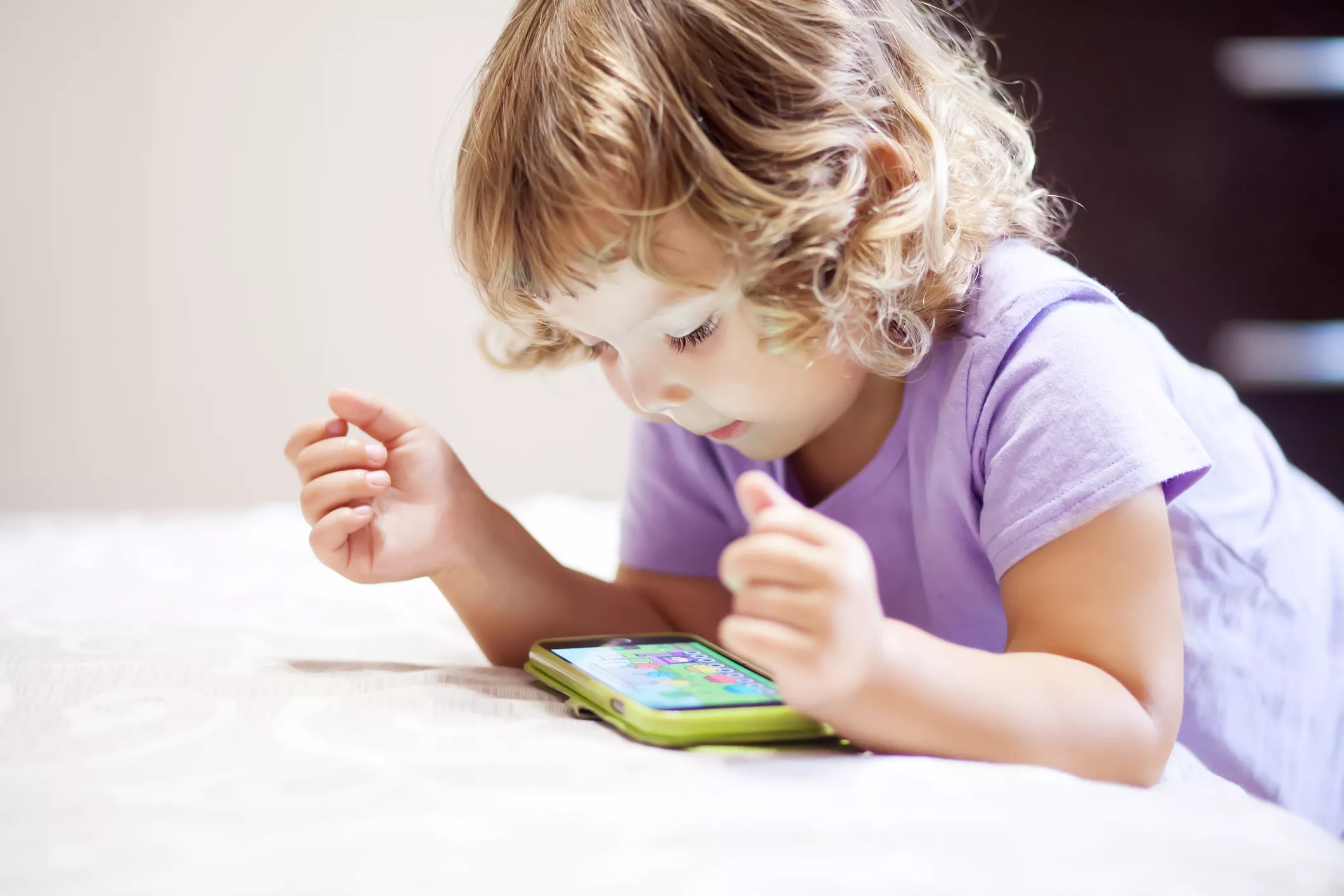 Children Who Use Screens Too Much Have Different Brain Structures - Vimarsana News