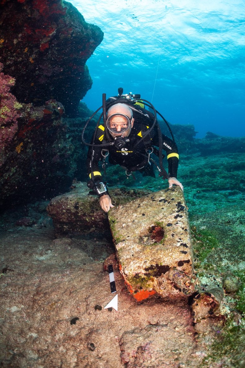stone pyramid anchor