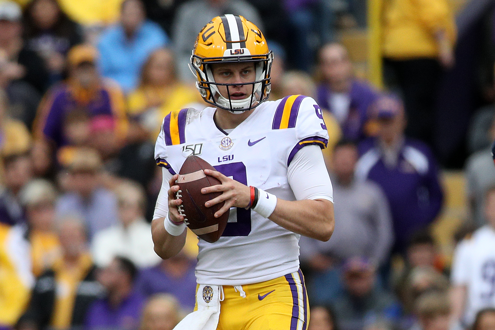 Joe Burrow thanks President Donald Trump for hosting the national