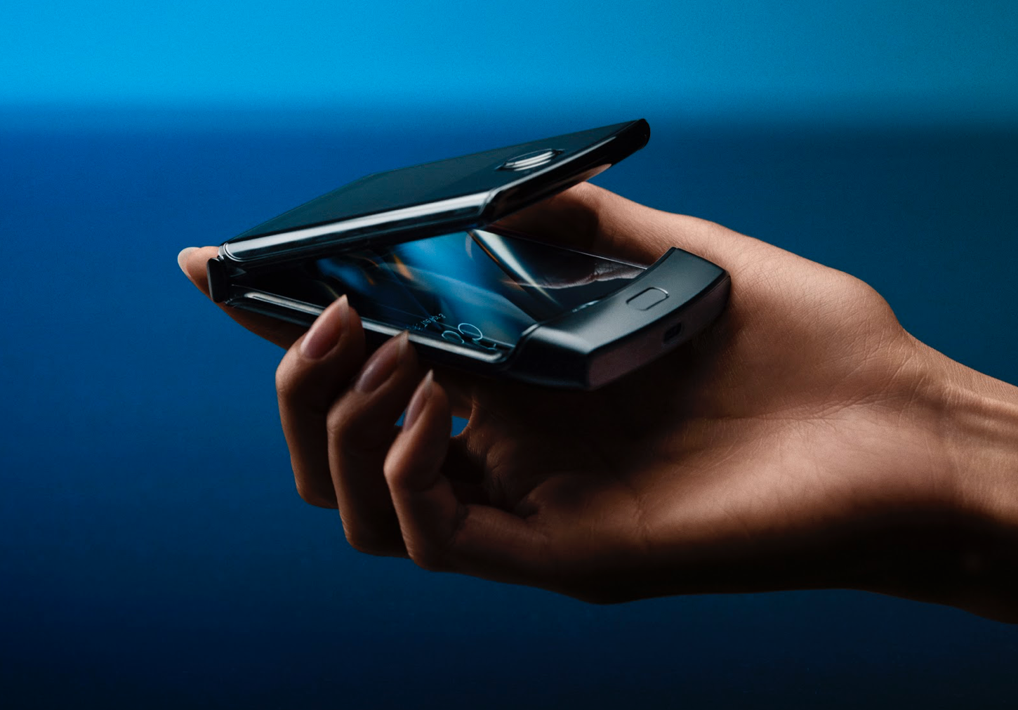 Motorola Razr Flip Phone Returns with Bendy Screen—Specs, Price and