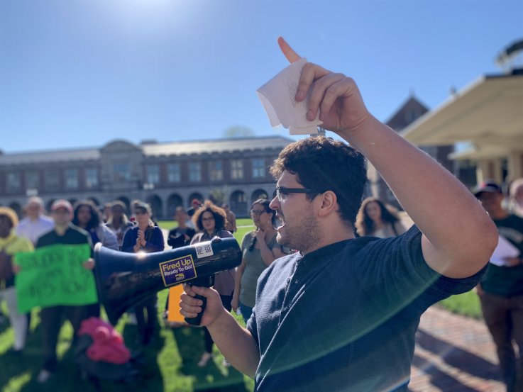 grad students protest trump nlrb
