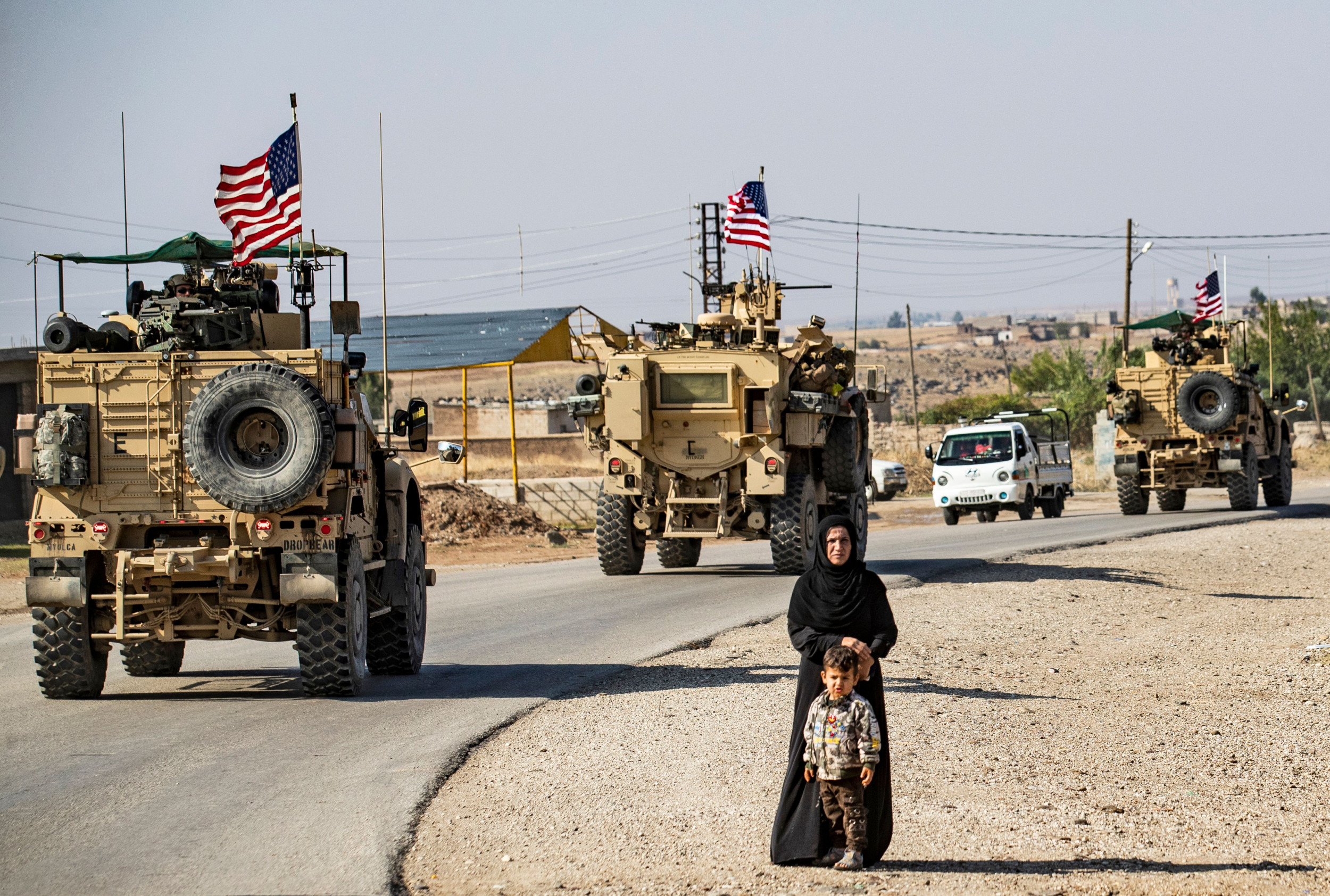 Союзные силы в сирии. Американские войска в Сирии. Американская база в Сирии. Американские солдаты в Ираке. Конвой в Ираке.
