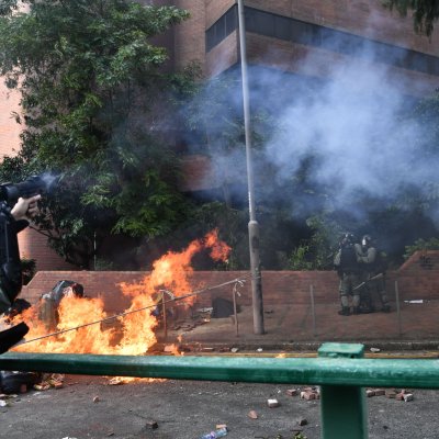 police, tear gas, students, polytechnic university police, tear gas, students, polytechnic university