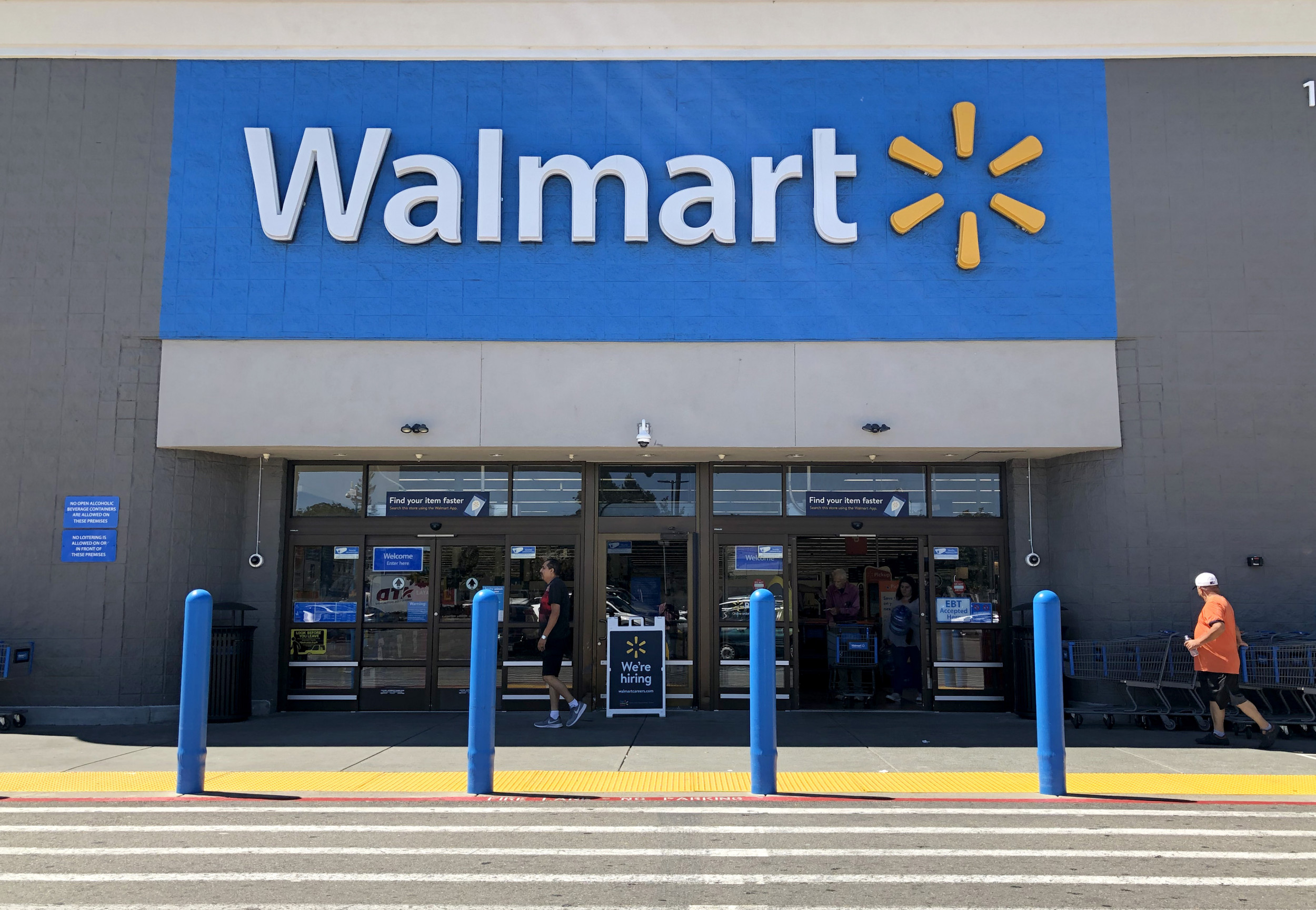 Police Use Stun Guns To Extract Florida Man From Walmart Ceiling