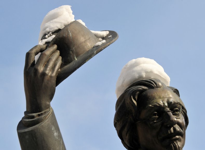 ukraine sholem aleichem swastika vandalism