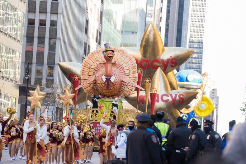 macy's thanksgiving day parade route viewing spots