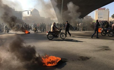 Iran, protests, fuel, anti-government, unrest, Isfahan, democracy