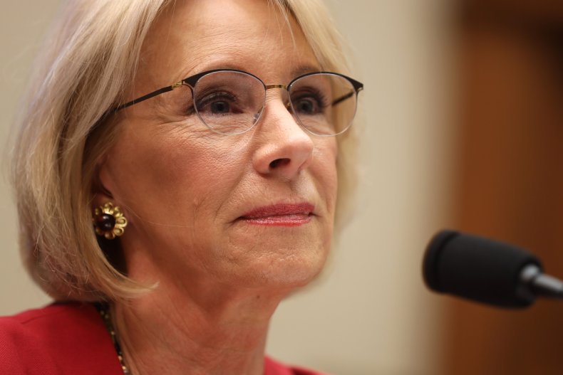 betsy devos corinthian college hearing betsy devos corinthian college hearing