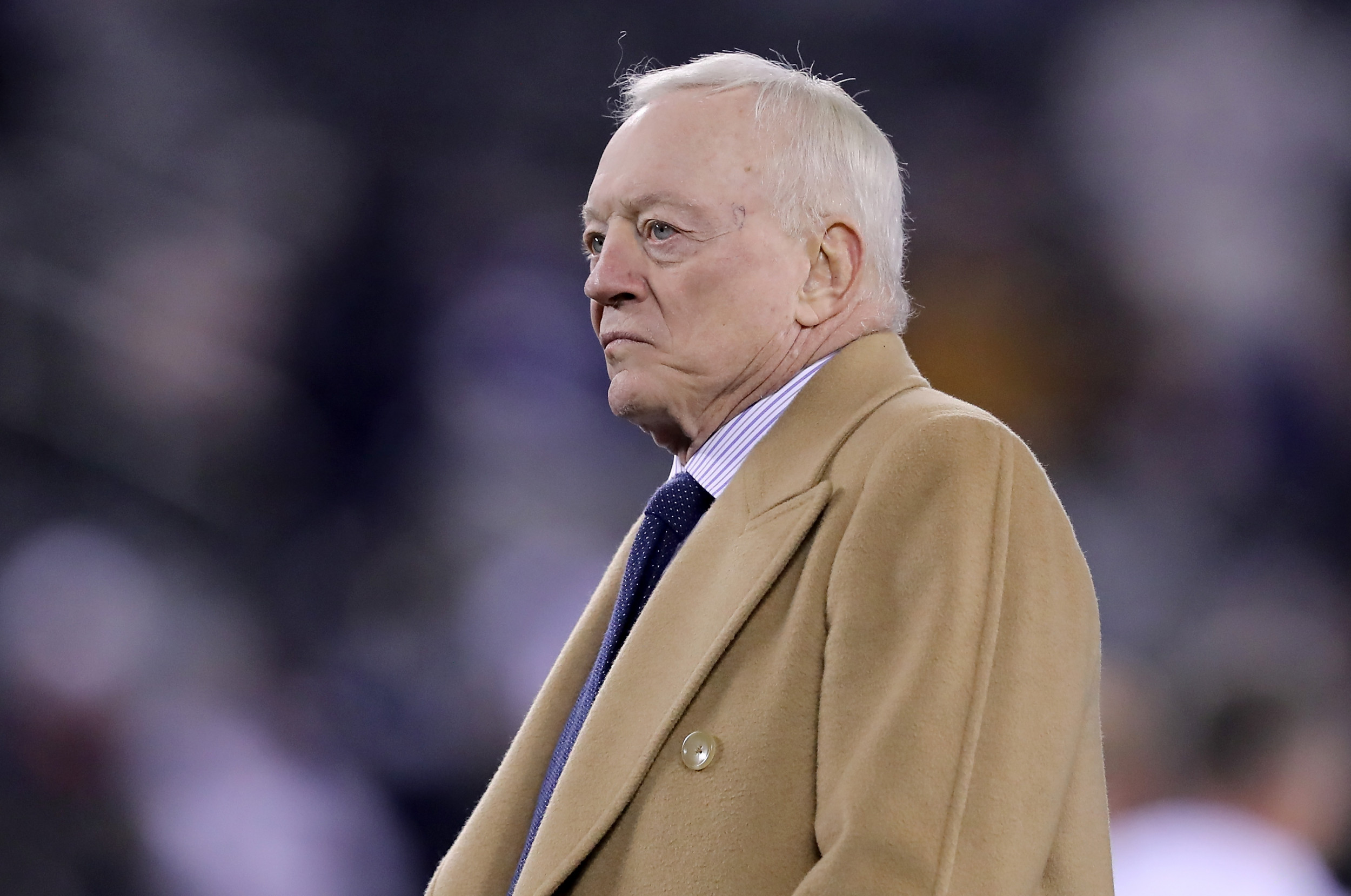 Cowboys owner Jerry Jones criticizes Dallas GM Jerry Jones