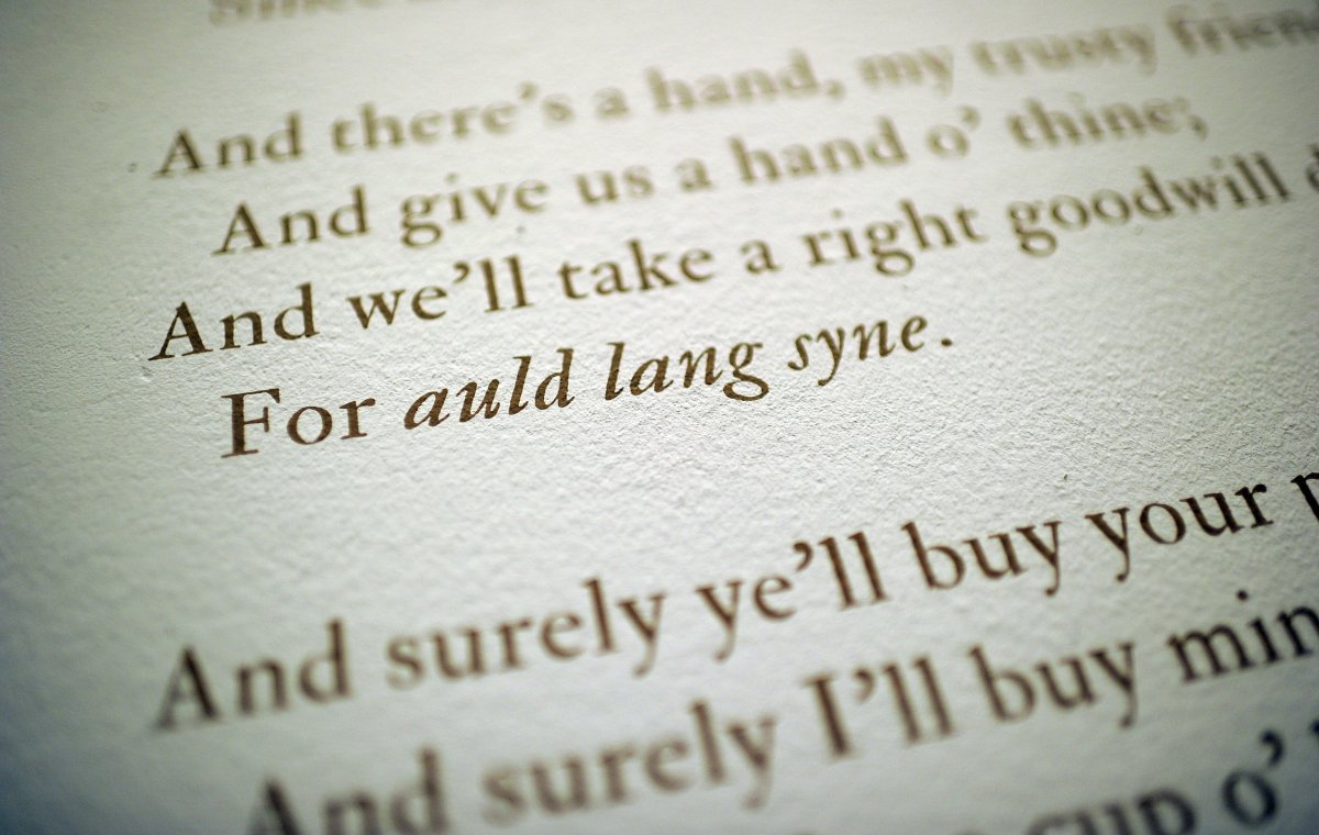 auld lang syne lyrics meaning new year's