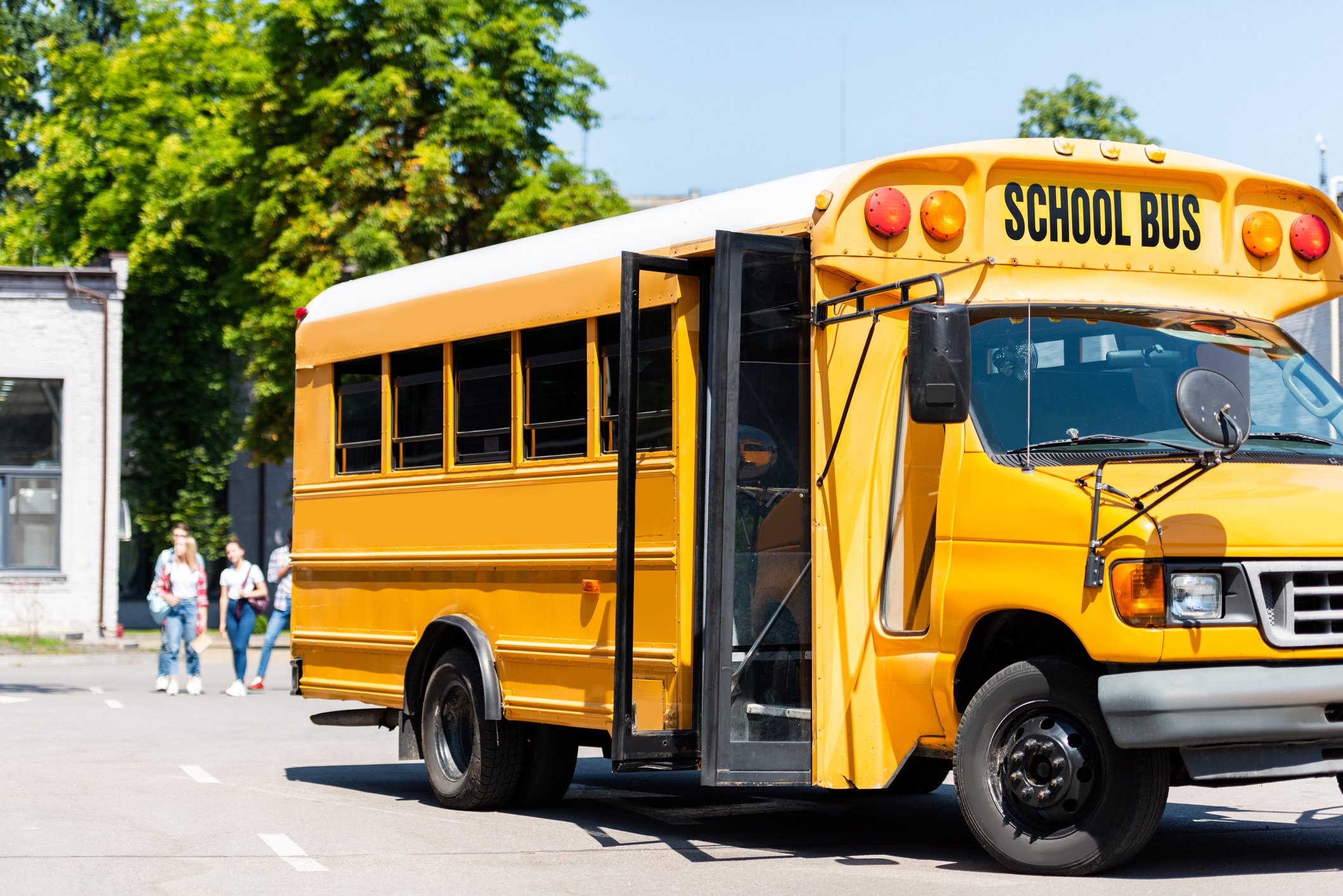 oregon-man-buys-school-bus-for-christmas-to-spend-more-time-with