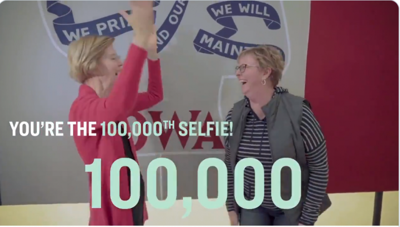 elizabeth warren selfies amount supporters