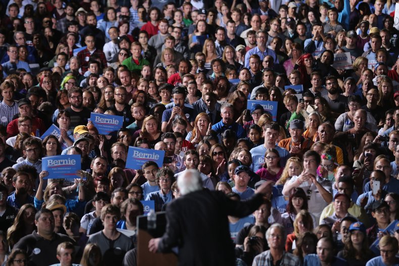 bernie sanders college students poll