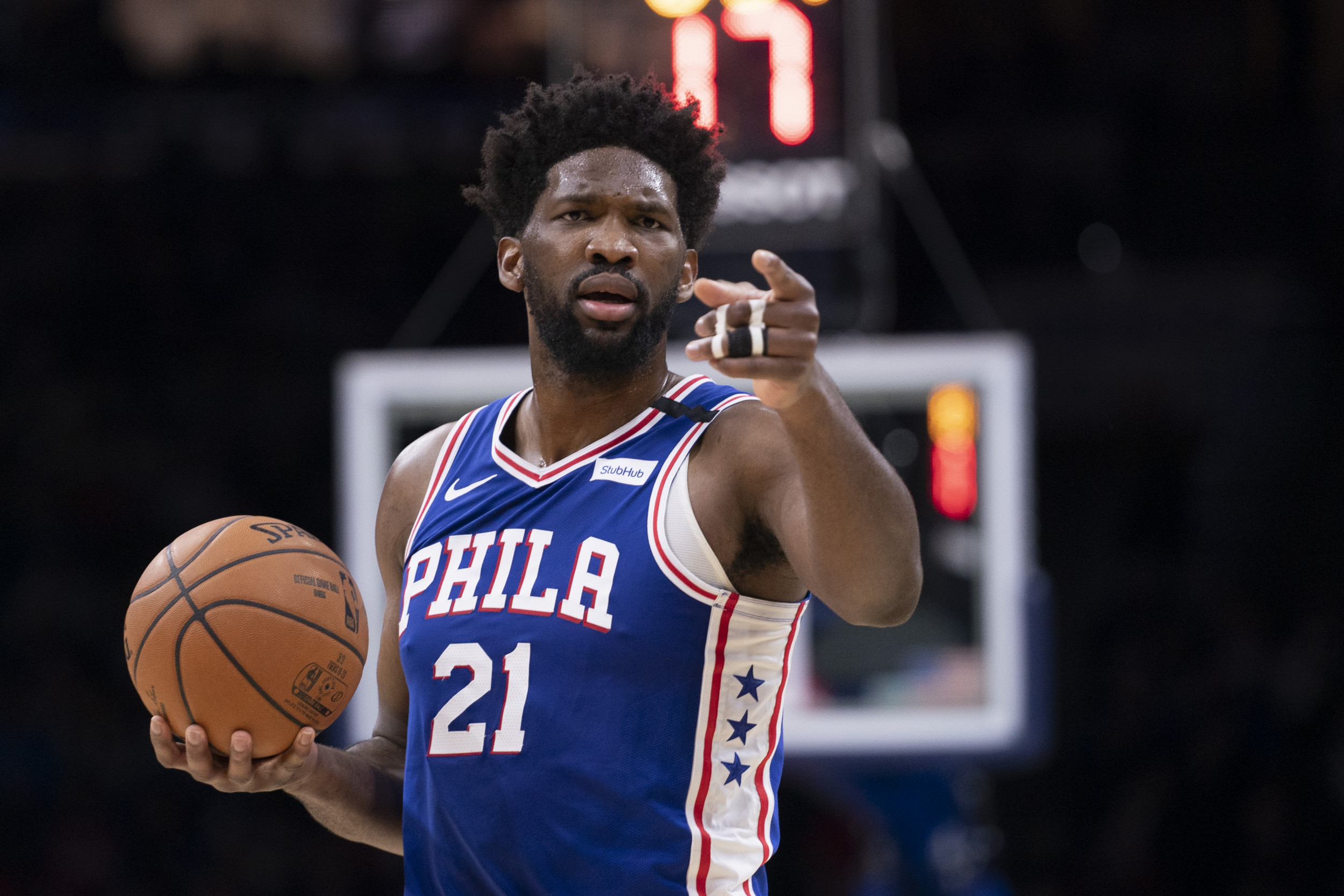 Joel Embiid Injury Update: Grotesque Dislocated Finger ...