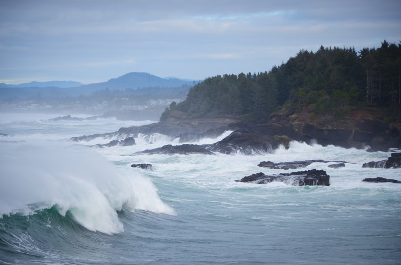Stock: Crashing Waves on the Oregon Coast