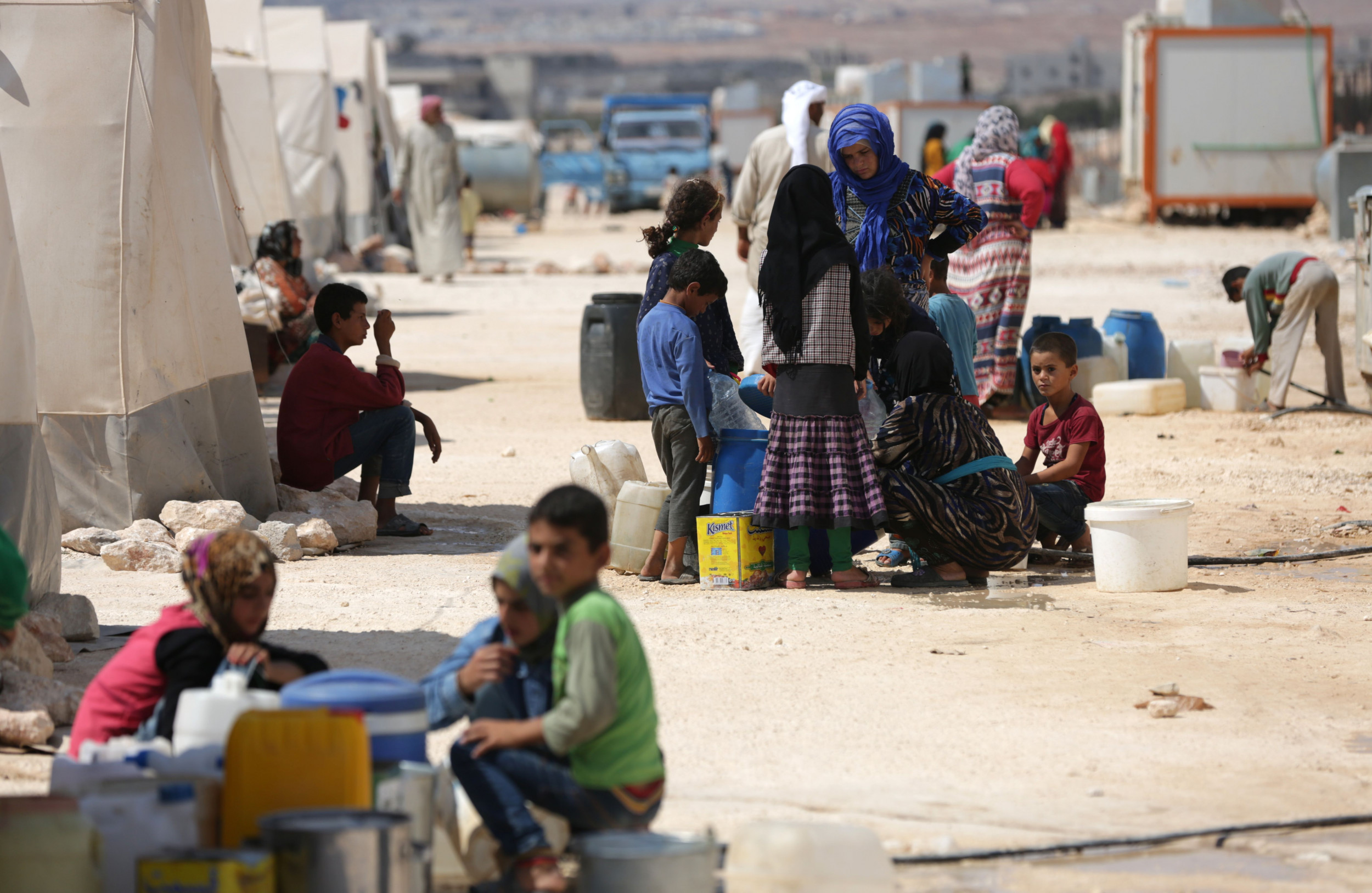 Syrians 'Trapped' in Overcrowded Tent Camps Forced to Trade Final Possessions so Children Can Eat
