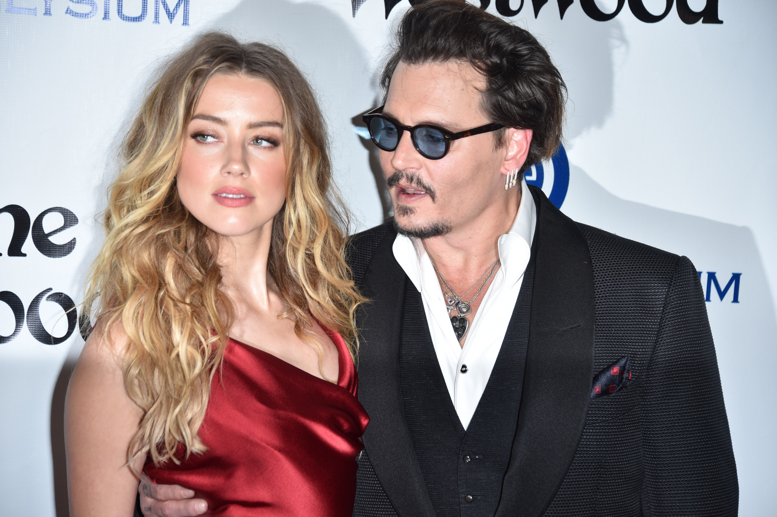 #JusticeForJohnnyDepp Trends After Amber Heard Admits to ...