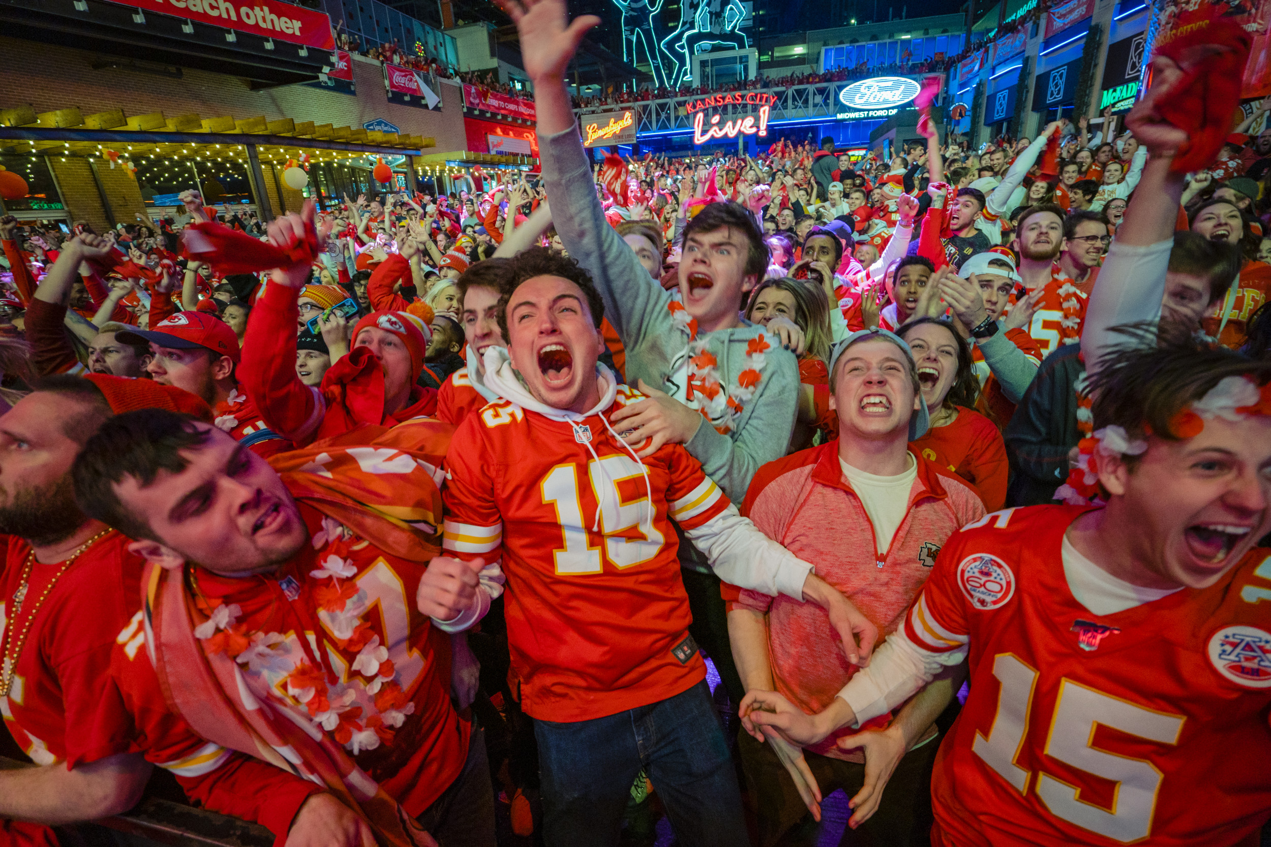 PHOTOS: Thousands descend on downtown KC for Chiefs Super Bowl parade