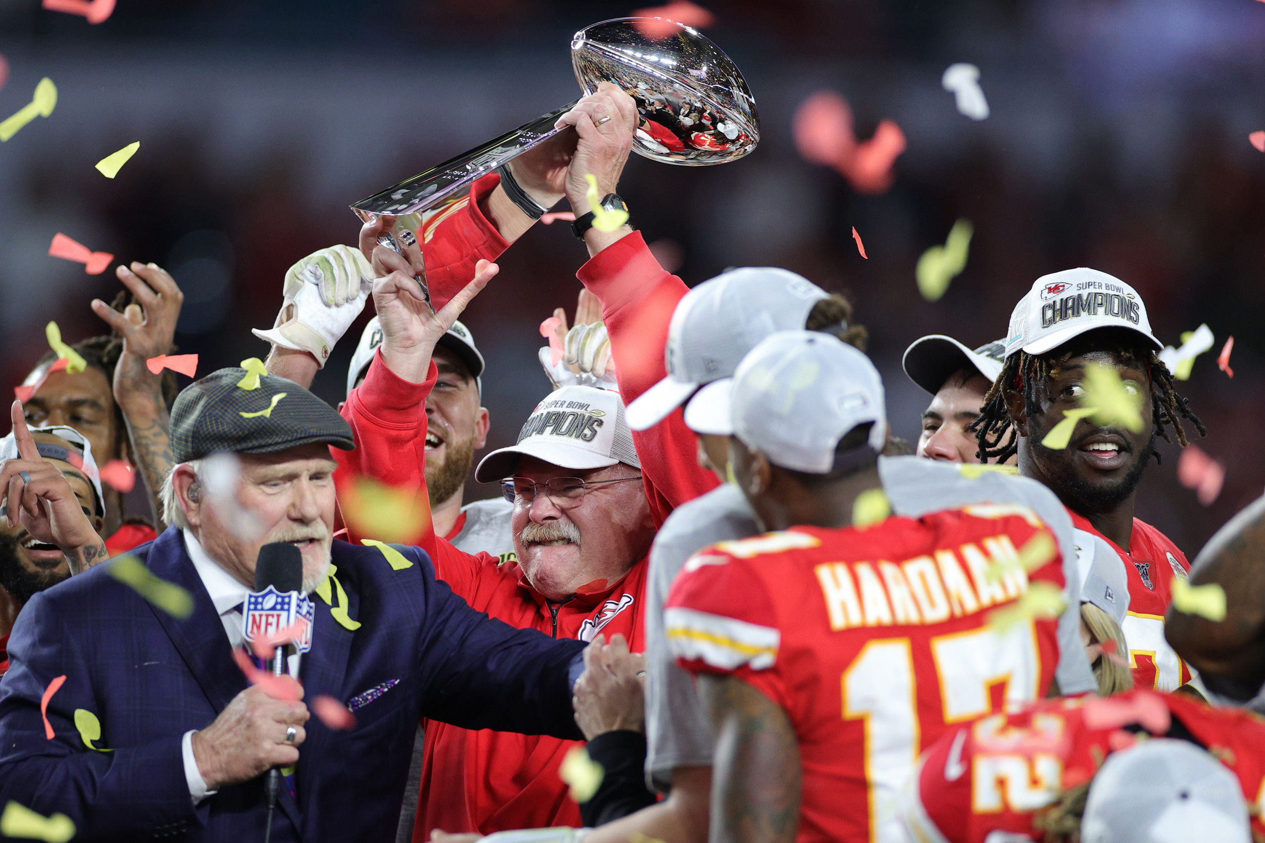 Chiefs player displayed political message on his tie at White House