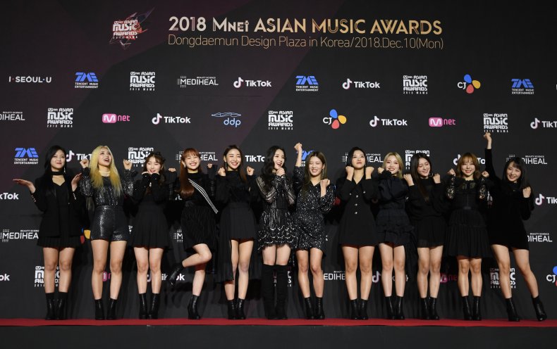 K-pop Loona Seoul South Korea Mnet 2018