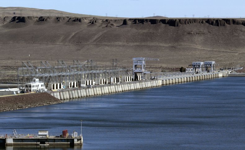 McNary Lock and Dam near Umatilla, Oregon McNary Lock and Dam near Umatilla, Oregon