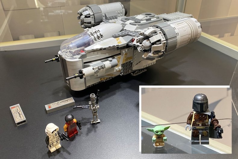 baby yoda the mandalorian razor crest lego