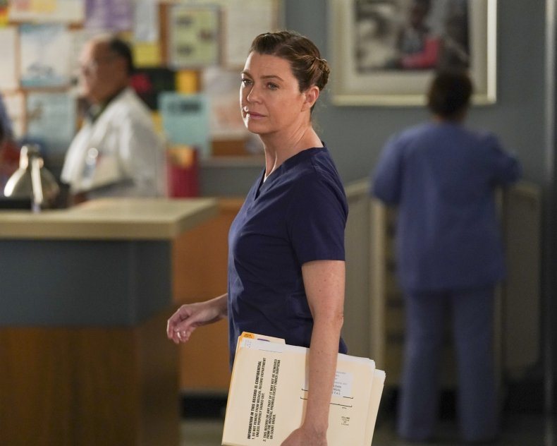 Meredith's 'Pro-Bono' Day Turns to Disaster in 'Grey's Anatomy' Sneak Peek