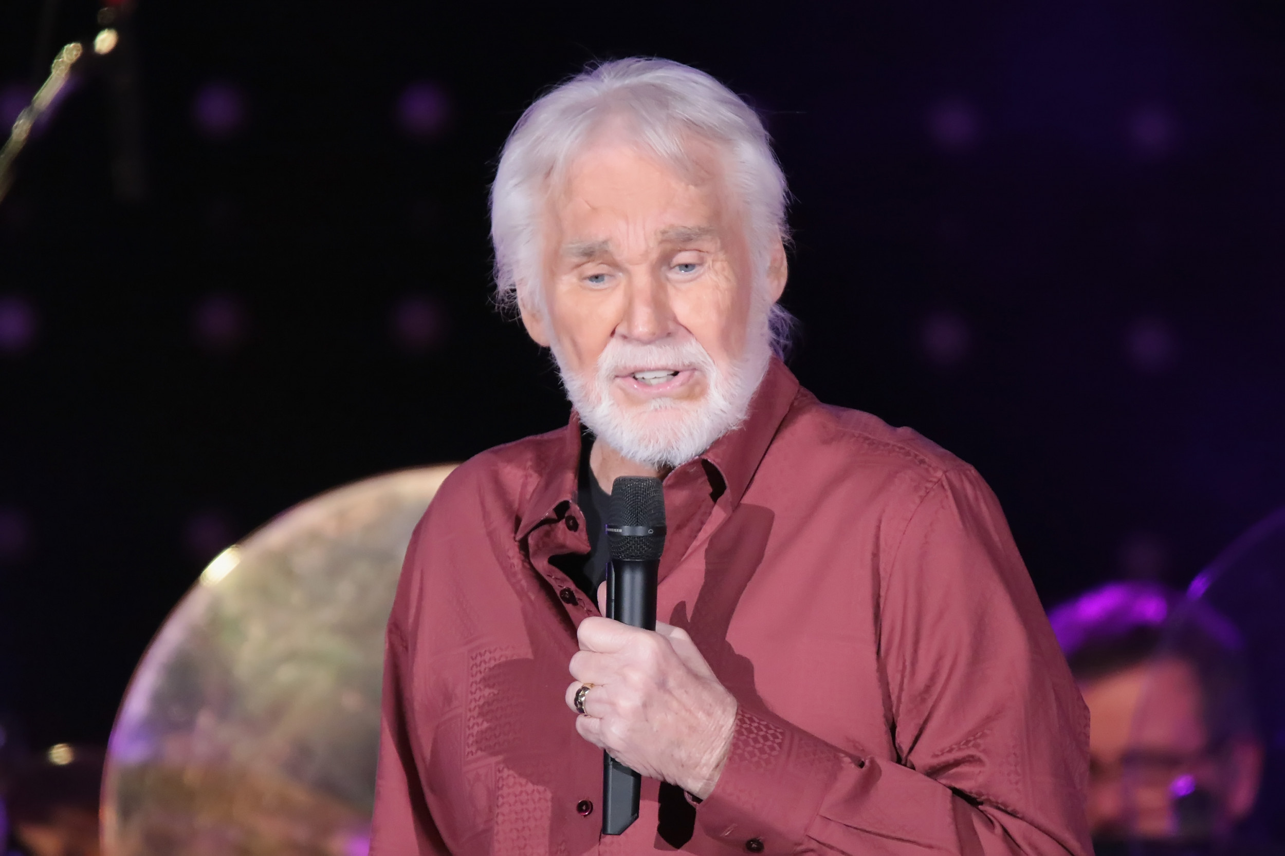 Kenny Rogers Celebrated By World Of Entertainment After Country Music
