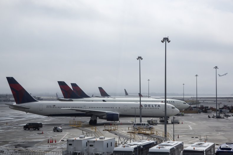 Delta, airlines, planes, parked, JFK coronavirus, cancelled