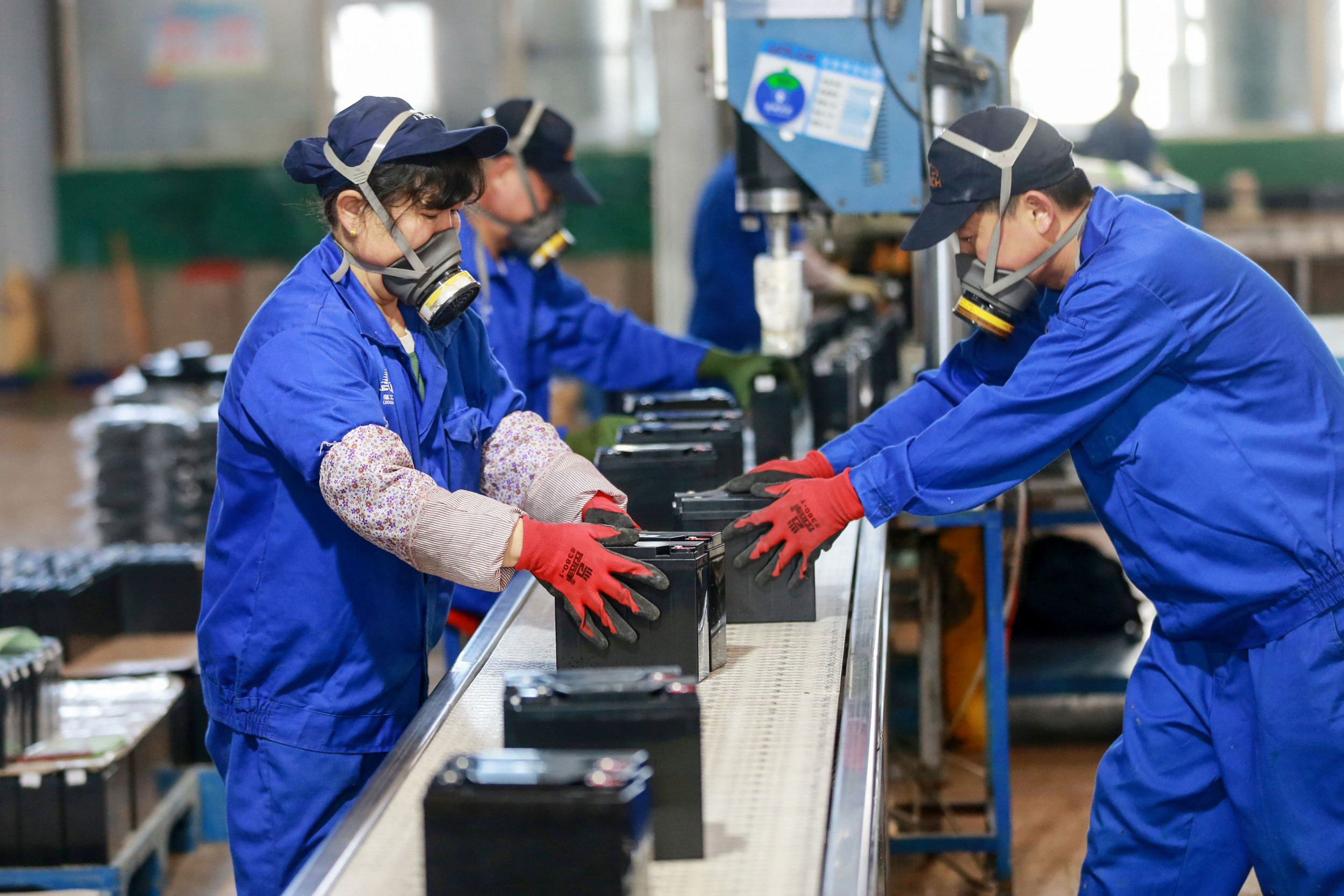China's Manufacturing Exceeds Expectations in March