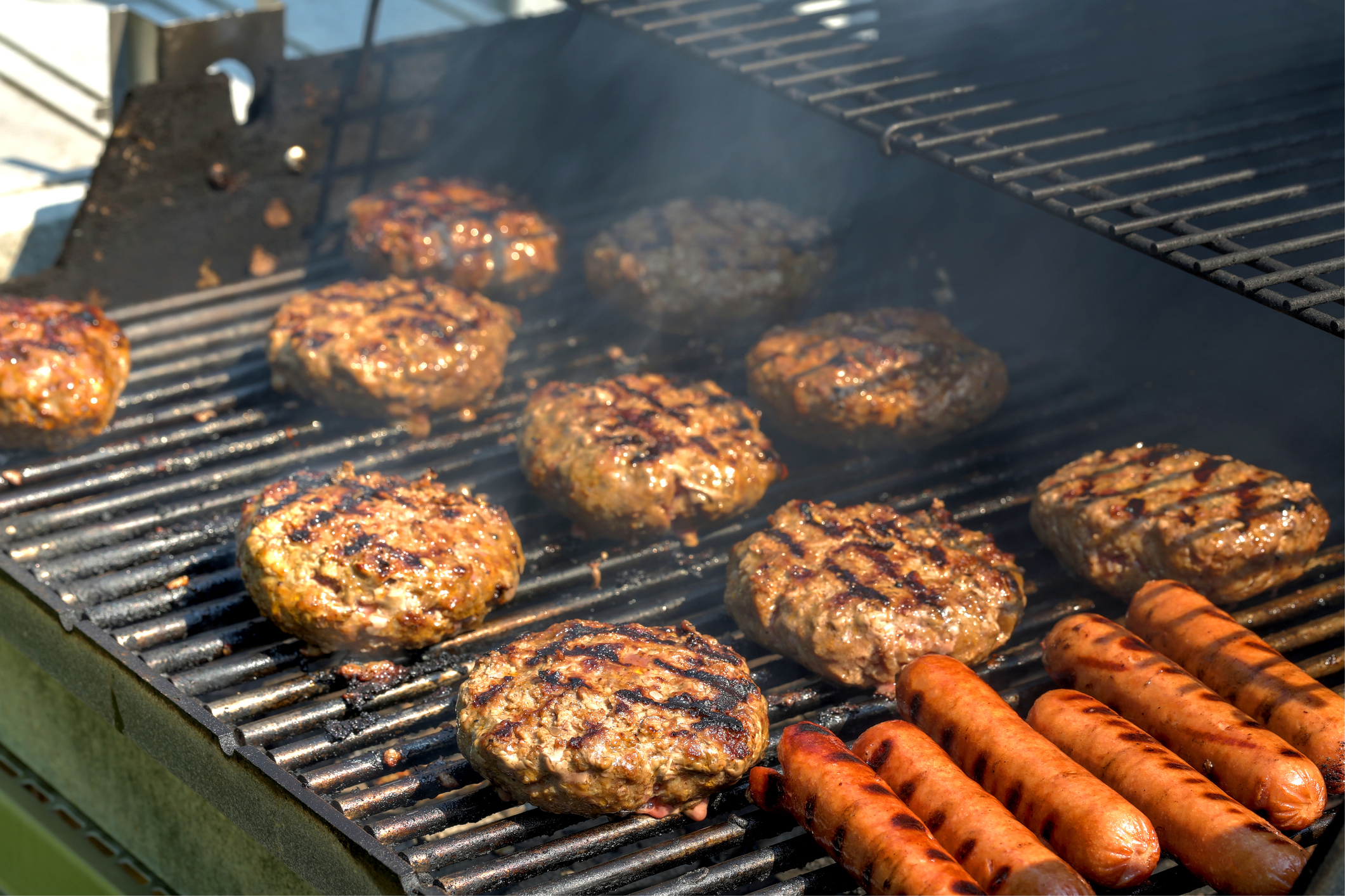 Texas Man Gets Stimulus Check, Buys Hundreds of Hotdogs and Burgers for His Neighbors