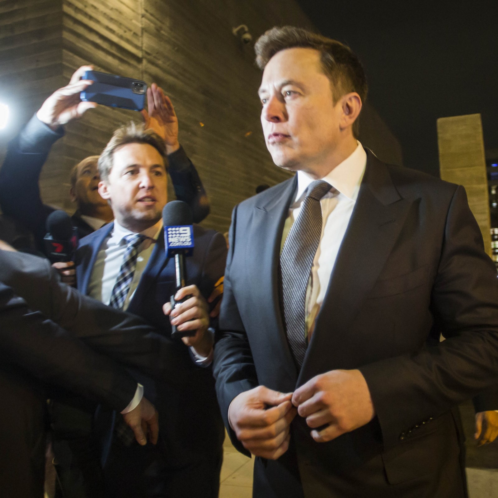 Elon Musk Is Going Back On Joe Rogan S Podcast And Here S What We Know